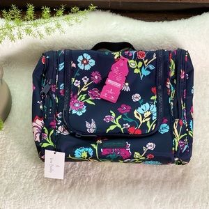 NWT Vera Bradley ReActive Hanging Organizer